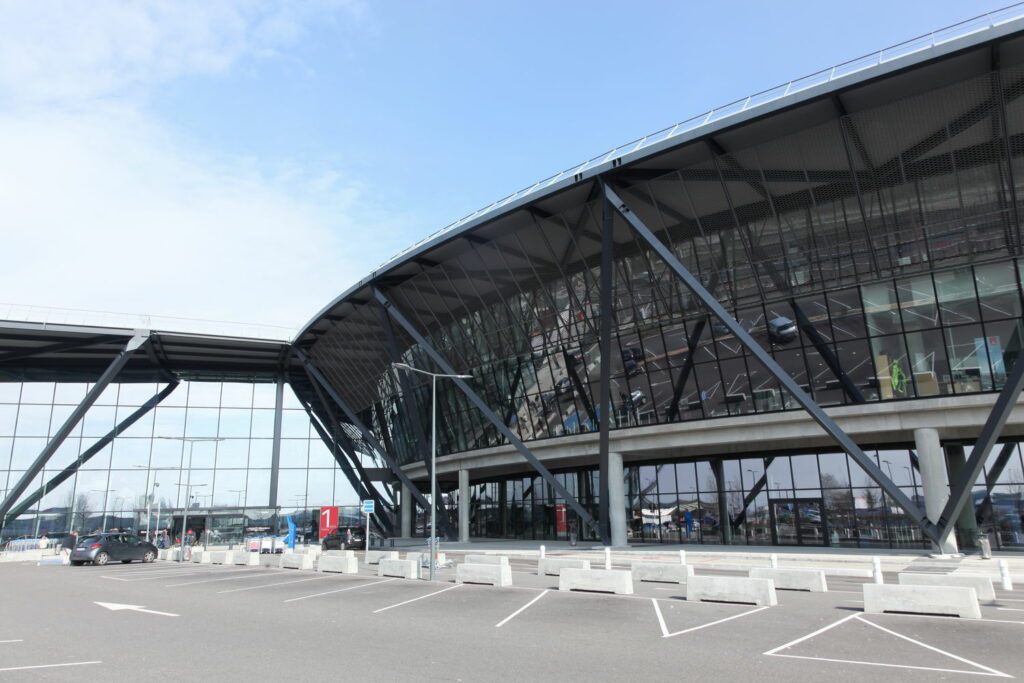 Aéroport Lyon-Saint-Exupéry (Lyon, France)