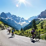 Cyclistes en Montée Alpestre