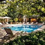 hotel_exterior_pool_garden_provence
