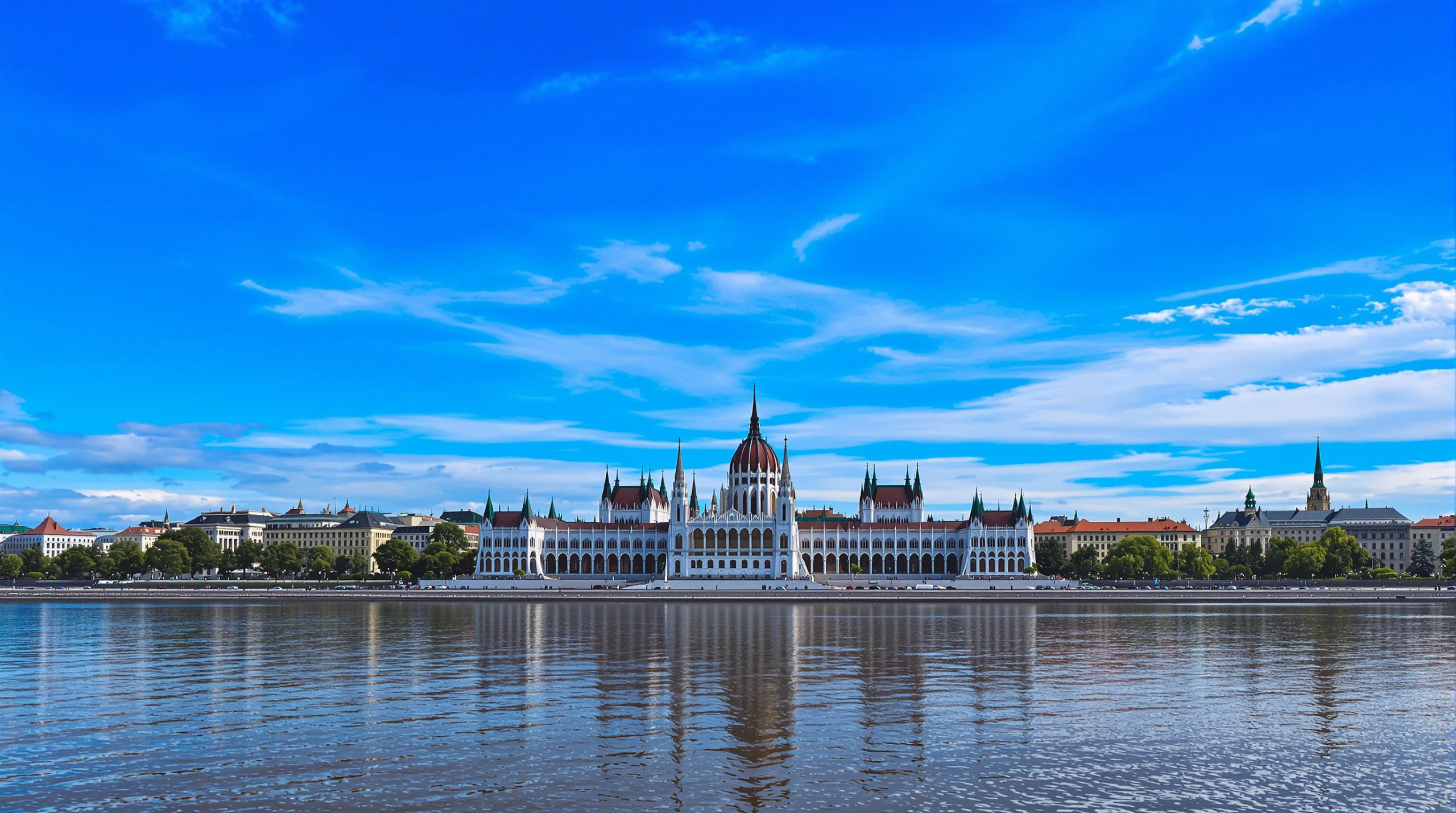 parlement-danube-budapest